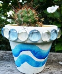 Nature garden crafts - painted plant pot